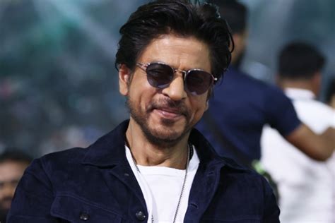 Cineaste Extraordinaire: Shah Rukh Khan Takes Mumbai by Storm with 'The Enigma of Love' Premiere!