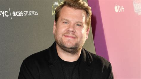  O Incidente do Chá e as Revelações de James Corden: Uma Análise Intrincada da Controversa Personalidade