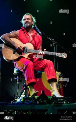 O Concerto de Xavier Rudd na Praia de Copacabana: Uma Noite de Música Australiana e Emoções Intensas!